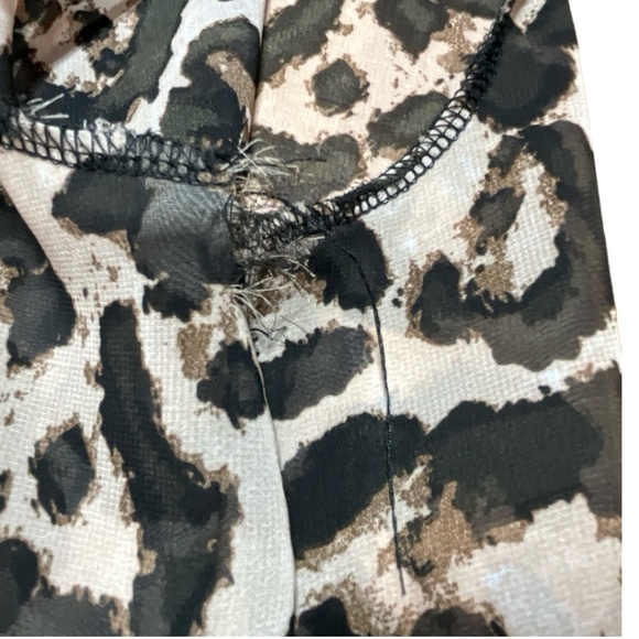 K d. BEAUTIFUL Poly Chiffon Animal Print Blouse w/ Black Chiffon Overlay Sz XL - Picture 7 of 11